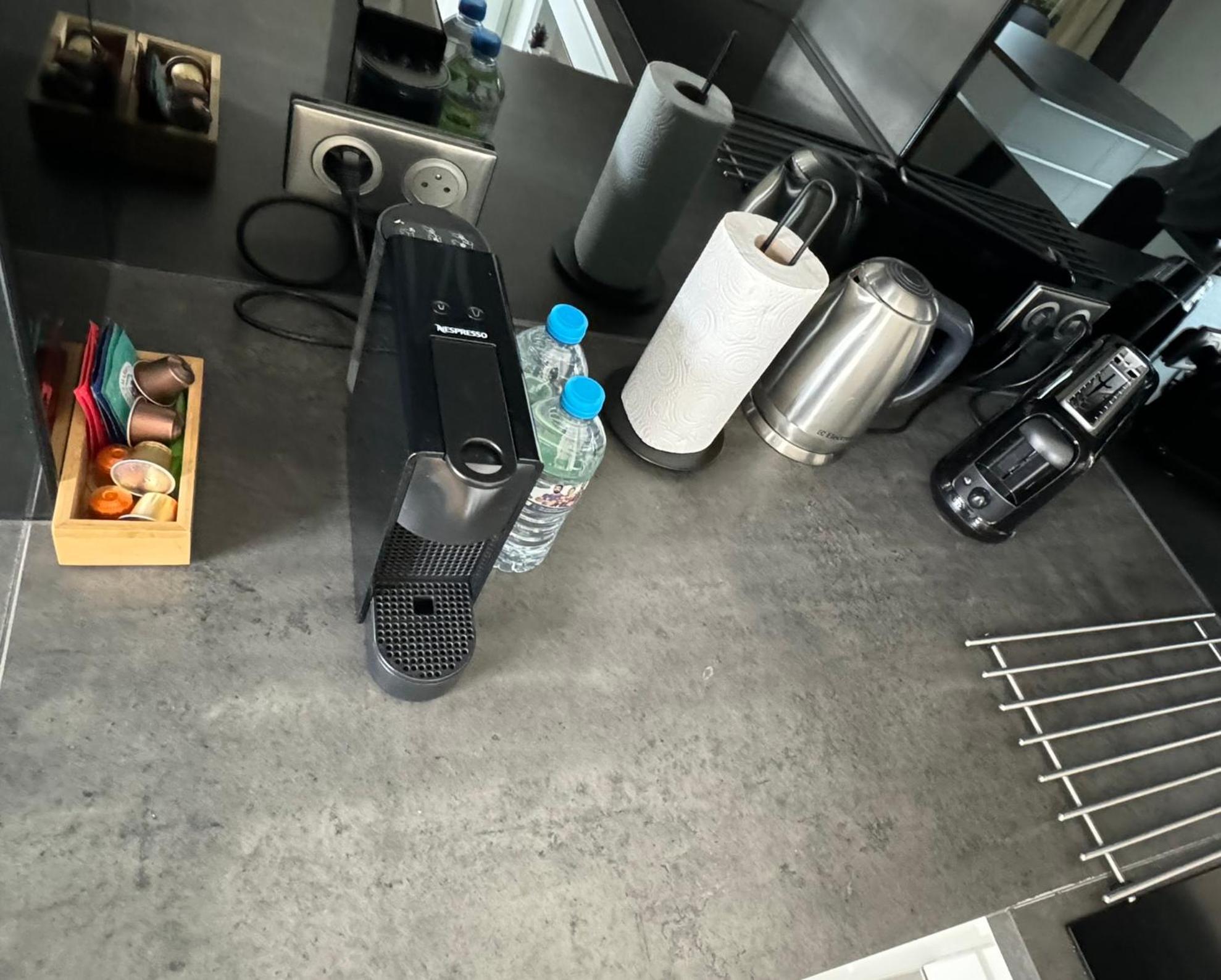 Paris Central 1 Bedroom Apartment With Ac Eksteriør bilde